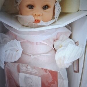 AshtonDrake Galleries Doll LITTLE ANGEL Baby Girl Artis Linda Murray